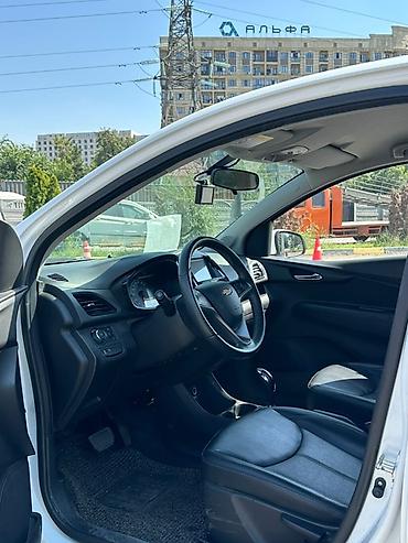 Chevrolet Spark: 2017 г., 1 л, Вариатор, Бензин, Хэтчбэк at lalafo.kg Chevrolet Spark: 2017 г., 1 л, Вариатор, Бензин, Хэтчбэк