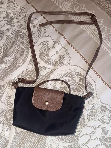 Çantalar: Kompakt çiyin/çarpaz çanta - Rəng: qara korpus, qəhvəyi detallarla - — 1