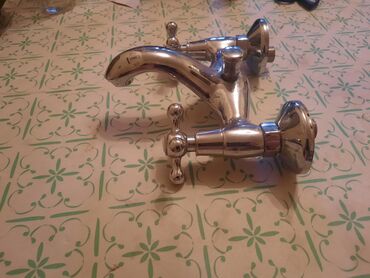 Slavine: Stara,retro baterija,slavina,okrecu virble ali nije testirana na lalafo.rs — 6 Slavine: Stara,retro baterija,slavina,okrecu virble ali nije testirana — 6