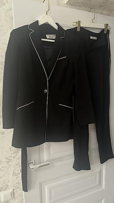 Брючные костюмы: Женская одежда, покупала в Дубаи/Италии, размер s/m, l до 44. Цены от at lalafo.kg — 58 Брючные костюмы: Женская одежда, покупала в Дубаи/Италии, размер s/m, l до 44. Цены от — 58