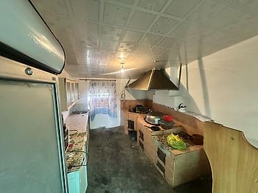 Продажа коттеджей и домов: Продается жилой дом с большим участком и крытым двором. Основные — 14