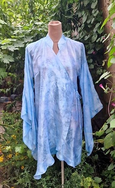 Кардиганы: Расписанное вручную шёлковое кимоно. Маргиланский 100 % шелк. Красное — 7