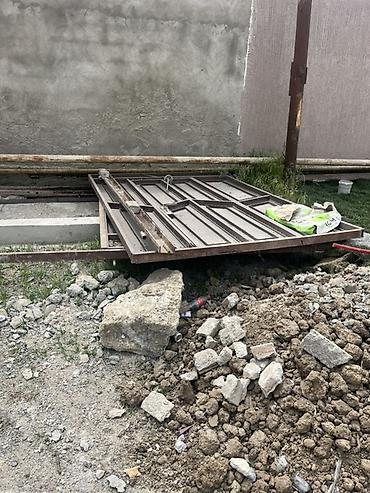 Həyət darvazaları: İşlənmiş Dəmir Həyət darvazası, Yana açılan, 3 m, Mexaniki, rəng - Qırmızı, Ünvandan götürmə — 1