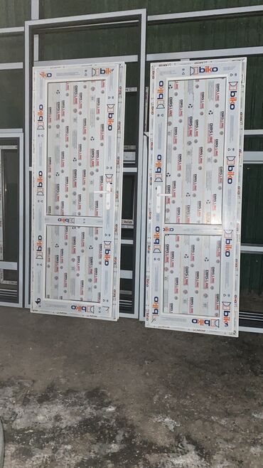 Пластиковые окна на заказ: Пластик терезе жана эшик,витраж жазайбыз.Гарантия 2 жыл,шаар ичи замер — 5