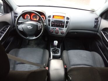 Kia: Kia Ceed: 1.6 l | 2009 il Universal — 12
