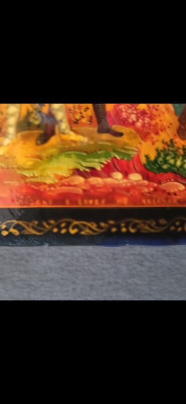 Sandıqlar: Əl işinə bənzər lak qutusu – şərq nağılı üslublu miniatür rəsmlə. - — 4