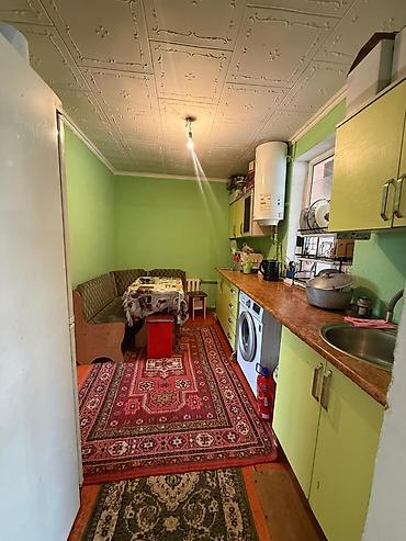 Продажа коттеджей и домов: 🔸 Продается небольшой дом !!! 🔸 Район : Ак-Ордо 1 🔸 Комнат : 2 🔸 — 5