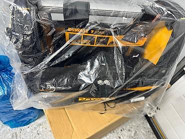 обычные часы: Сумка DEWALT новая! — 2
