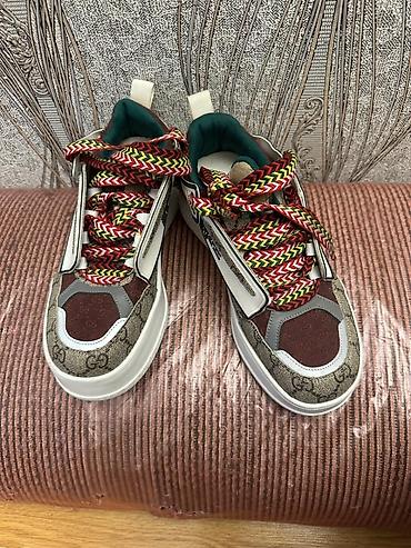 guccı: Krasovkalar gucci hər biri 20 azn çox baha alinib — 2