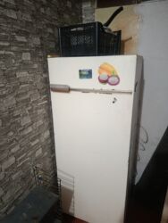 продам склад холодильник: Однокамерный холодильник с верхней морозильной камерой. Особенности