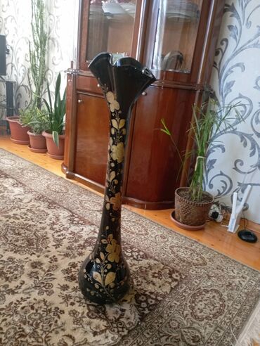 Manejlər: Təzə Böyük Gözəl hər evə yaraşan mohtəsəm görünüşlü Güldan