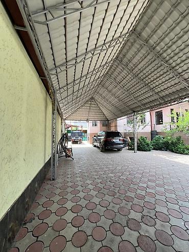 Продажа коттеджей и домов: 🏡 Продаётся: 2-этажный особняк с подвалом — 400 м² 📍 Локация: Бишкек — 22