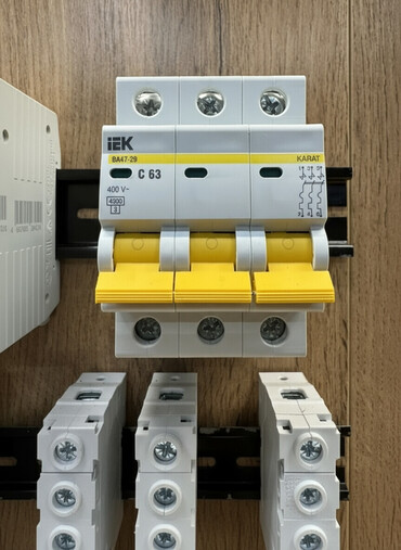 токовые клещи: Электр автоматы, Үч фазалуу, Чыңалуу: 63 ампер, Жаңы lalafo.kg да токовые клещи: Электр автоматы, Үч фазалуу, Чыңалуу: 63 ампер, Жаңы