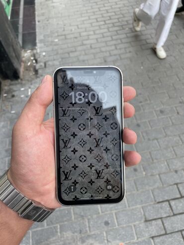 Apple iPhone: IPhone Xr, 128 GB, Gümüşü, Face ID
