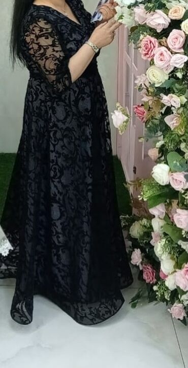 Toy paltarları və aksesuarları: Ziyafət geyimi satılır.120 azn-ə alınıb.Cəmi bir dəfə