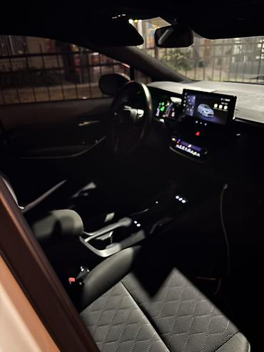 салон гольф3: Toyota Corolla: 2023 г., 1.8 л, Автомат, Бензин, Седан — 10