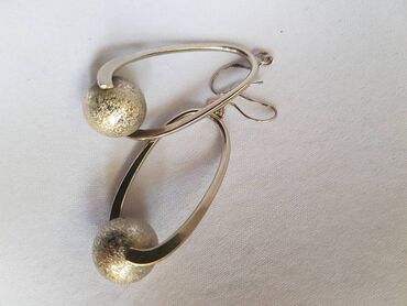 Jewellery: Posrebrene viseće mindjuše sa peskarenim lopticama