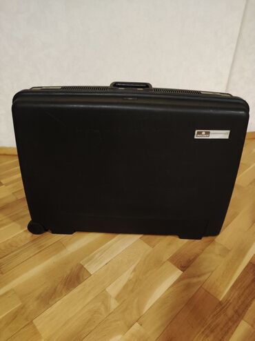 кушетки чемодан бишкек: Большой чемодан фирмы Delsey. Производство Франция. Цена 90 манат