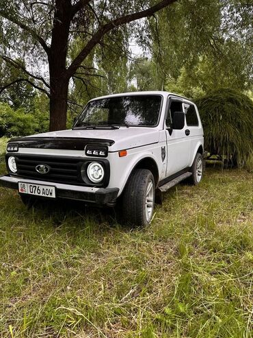 ВАЗ (ЛАДА): ВАЗ (ЛАДА) 4x4 Нива: 1998 г., 1.7 л, Механика, Бензин