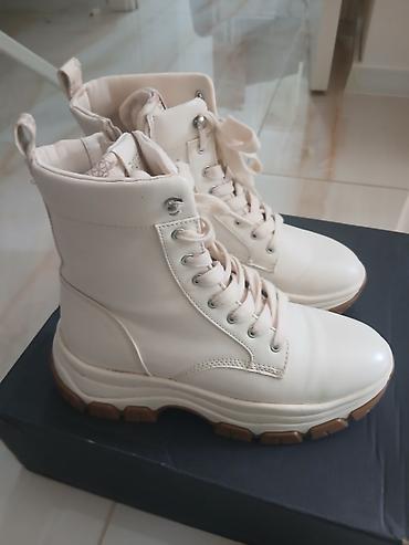 miss sixty boots: GUESS ženske gležnjače – model ELENI2 (oznaka: FLPUS3 ELE12), boja — 4