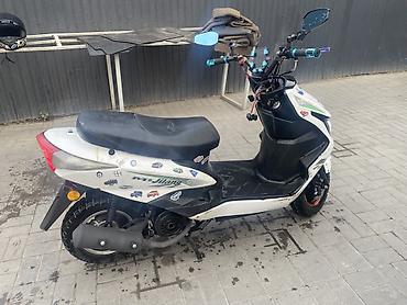 Скутеры: Скутер M 8(бензиновый), городской класс 50–125 см³. Основные — 2