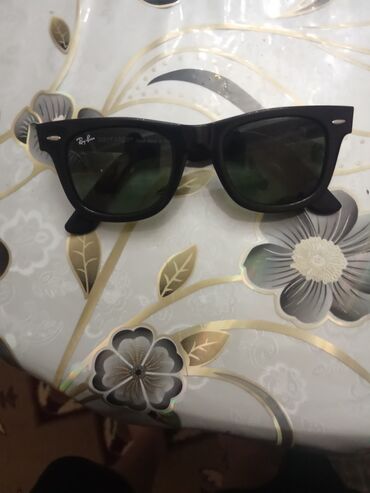 Eynəklər: Gün eynəyi, Ray-Ban, İşlənmiş