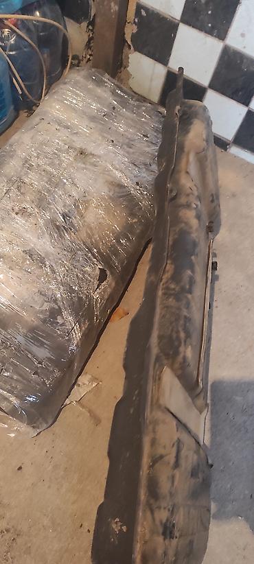 Топливные баки: Топливный бак Toyota 1998 г. — 2