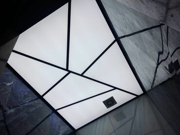 выключатель с регулятором яркости: İşıqlı napin (stretch) tavan sistemi – geometrik panelli dizayn -