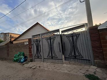 хозблок: Продается домв доме 5 комнаты, зал,санузел, кухня, в доме полы — 1