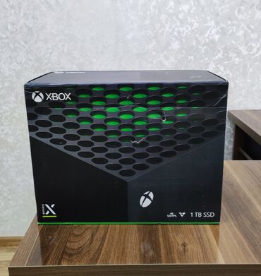 Xbox Series X: Xbox X yeni bağlı açılmamış blomlu qutudadır . 1 illik rəsmi zəmanətli