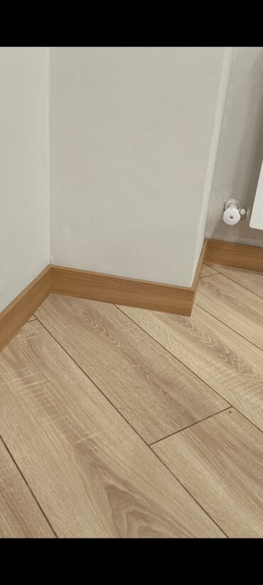 Напольные работы: Укладка пола, Укладка теплого пола, Монтаж напольных плинтусов | Паркетная доска, Наливные полы, Кварц-винил Больше 6 лет опыта — 25