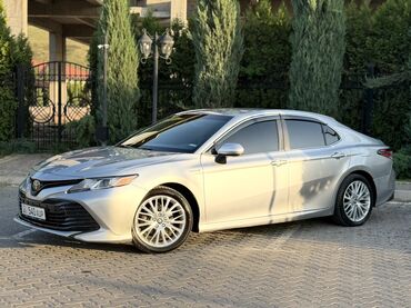 в рассрочку машину: Toyota Camry: 2018 г., 2.5 л, Гибрид, Седан