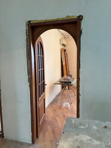 Otaq qapıları: 8 ədəd ev qapısı satılır. Fısdıq materialındandır. Yaxşı — 4