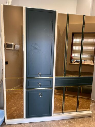 Soyuducu vitrinləri: Dolab material mdf olcu eni 180/hun 200m satilir 250azn Batamdar