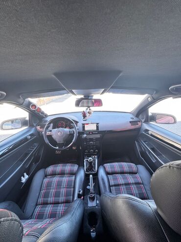 Opel: Opel Astra: 1.9 l | 2008 il 19000 km Sedan — 10