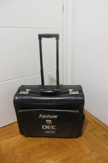 crni sat: Medium suitcase, color - Black