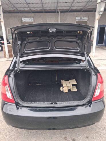 Hyundai: Hyundai Accent: 1.4 l | 2008 il Sedan — 10