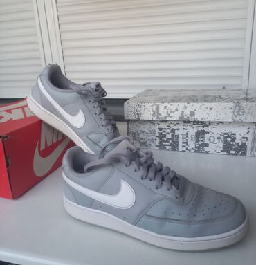 fly london obuca: Nike Court Vision Grey 44 UK 9 Dužina gazišta 28 cm Veoma malo nošene