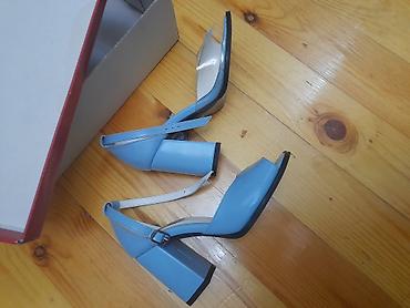 gun eynəyi: Merlin Shoes qadın sandaleti - Rəng: açıq mavi (baby blue) - Model — 4