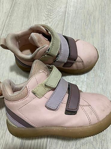 Детская обувь: Обувь на девочку 27-28 размер В хорошем состоянии Оригинал Покупали — 20