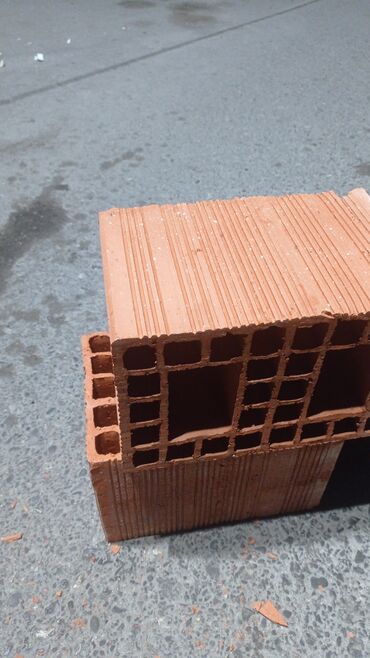 Kərpiclər: Keramzitli boşluqlı kərpic (blok) Məhsul təsviri: - Material: Yüksək — 2