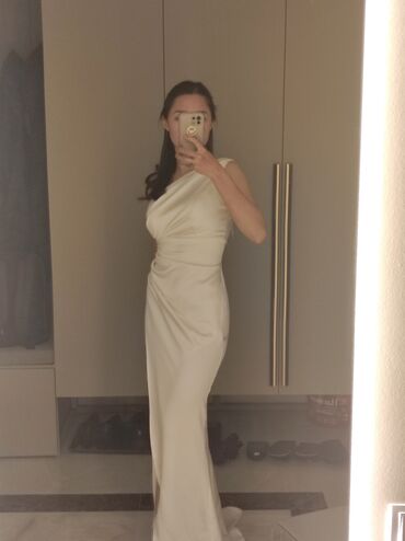 белое платье вечернее: Вечернее платье, Длинная модель, Атлас, Без рукавов, Шлейф, S (EU 36)
