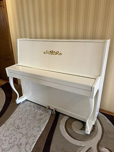 88: Ağ rəngli upright pianino – “СЮИТА” (Syuıta). - Korpus: parlaq — 7