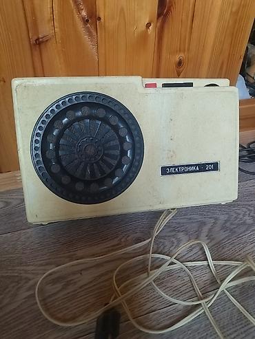 prisdesin: Elektronika-201 üçproqramlı divar/səth tipli radioqurğu — 1