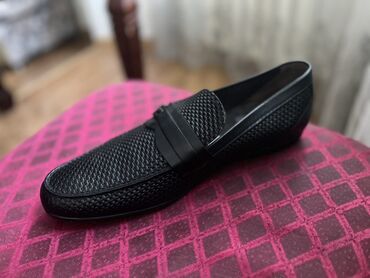 лоро пиано обувь женская летняя: Эркектердин туфлиси, 44, Жаңы, түсү - Кара