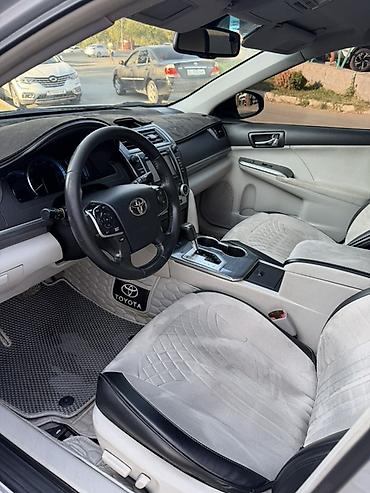 Toyota: Toyota Camry: 2012 г., Автомат, Бензин, Седан — 3