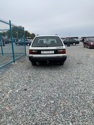 Volkswagen: Volkswagen Passat: 1990 г., 1.8 л, Механика, Бензин, Универсал