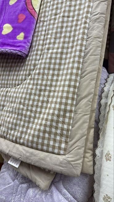 холлофайбер подушка: Одеяло, Бардык мезгилдер