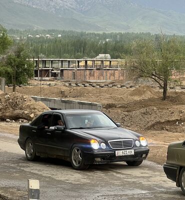 домкрат для машины: Mercedes-Benz E-Class: 2001 г., 2.7 л, Автомат, Дизель, Седан