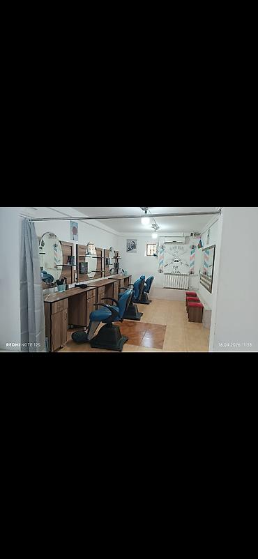 divar ref: Bərbərxana üçün 2 BƏRBƏR lazımdır. Salon 7mkr, Tayqa marketin — 2